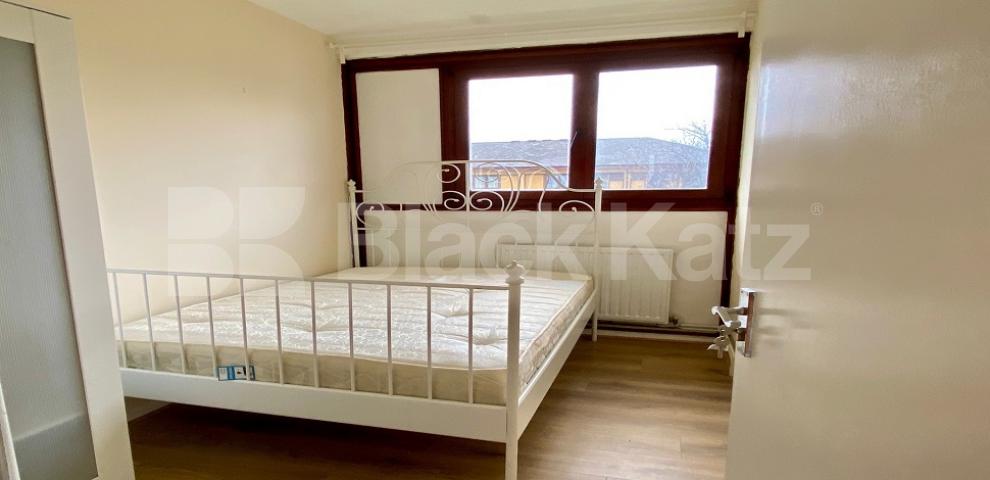 			NEWLY REFURBISHED 3 BEDROOM , 3 Bedroom, 1 bath, 1 reception Maisonette			 Seyssel Street, Isle Of Dogs