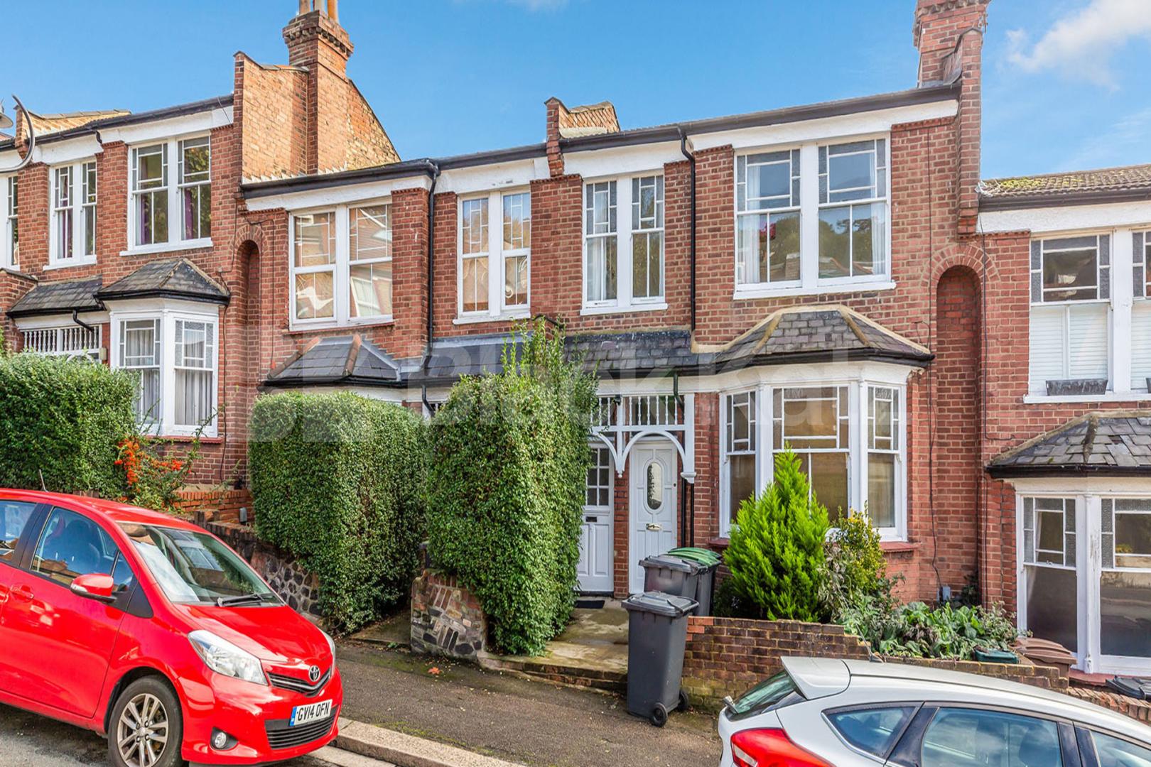 3 bedroom located on one of Muswell Hill's prime quiet residential roads Alexandra Gardens, Muswell Hill