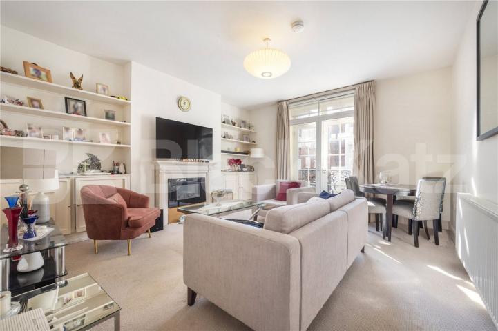 Spacious beautifully finished property in an amazing location Lees Place, Mayfair