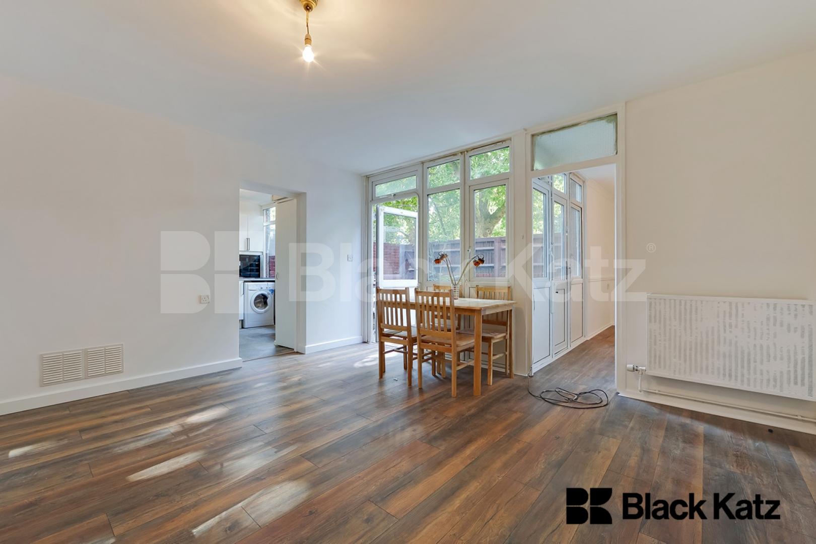 Duplex apartment with charming patio garden  John Ruskin Street , Oval/Camberwell 