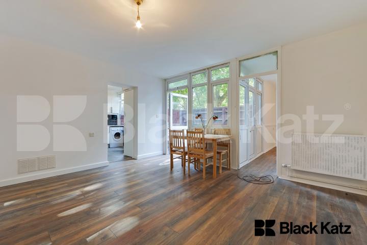 Duplex apartment with charming patio garden  John Ruskin Street , Oval/Camberwell 