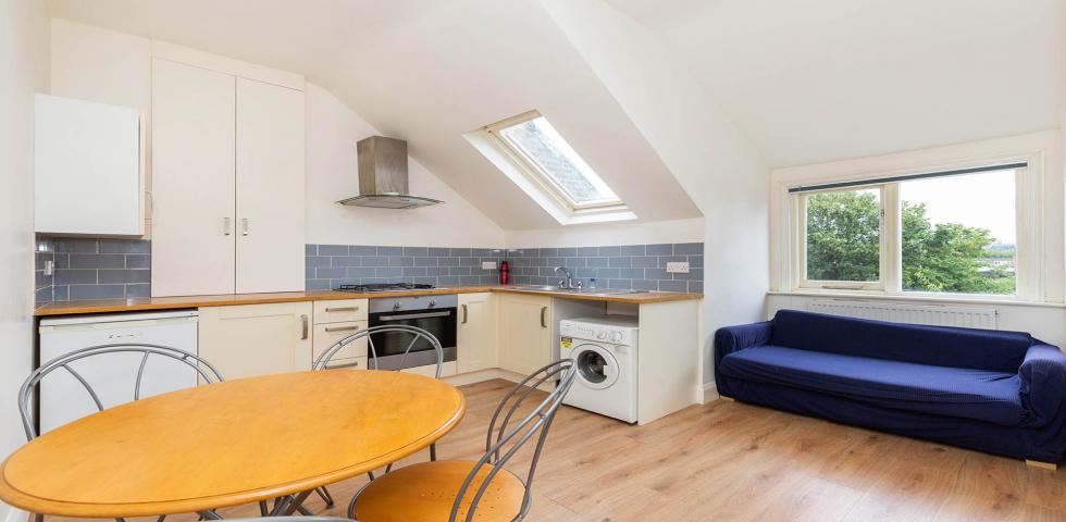 			1 Bedroom,  bath, 1 reception 			 Hillfield Avenue, Crouch End