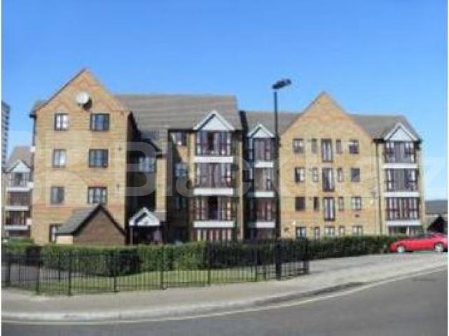 			MUST SEE!!!!, 1 Bedroom, 1 bath, 1 reception Apartment			 Tildworth Road, Wellington Way, MILE END