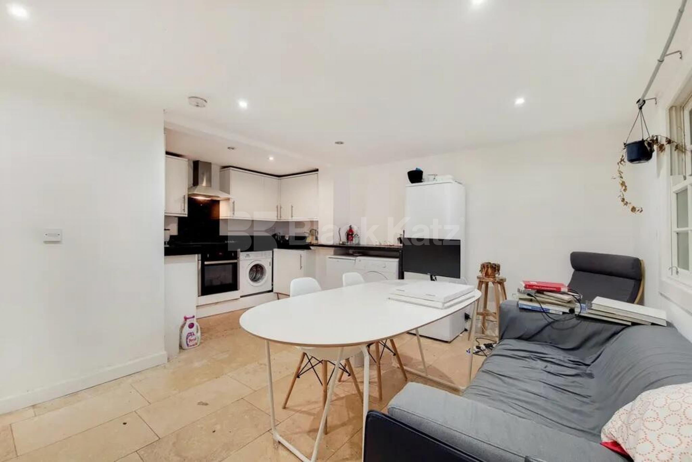 3 double bedroom property perfect for sharers Royal College Street, Camden NW1