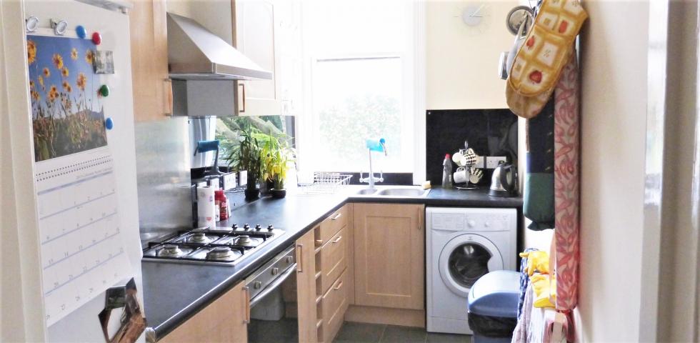 			2 Bedroom, 1 bath, 1 reception Flat			 West End Lane, WEST HAMPSTEAD