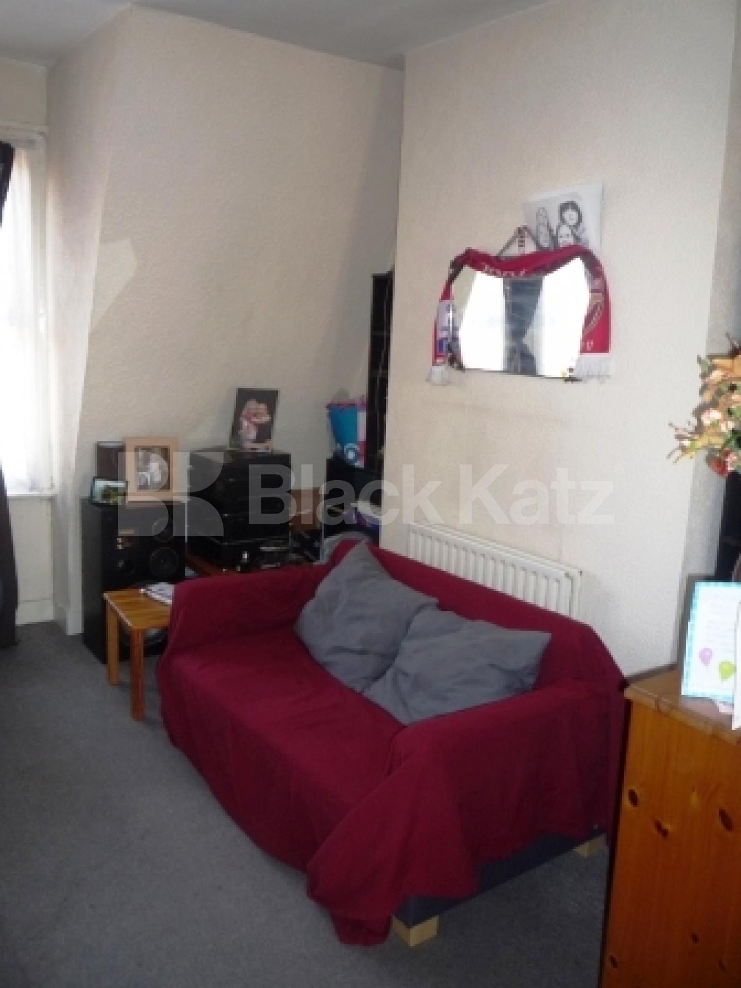 			Studio Apartment, 1 bath, 1 reception Studio			 Tottenham Lane, CROUCH END N8