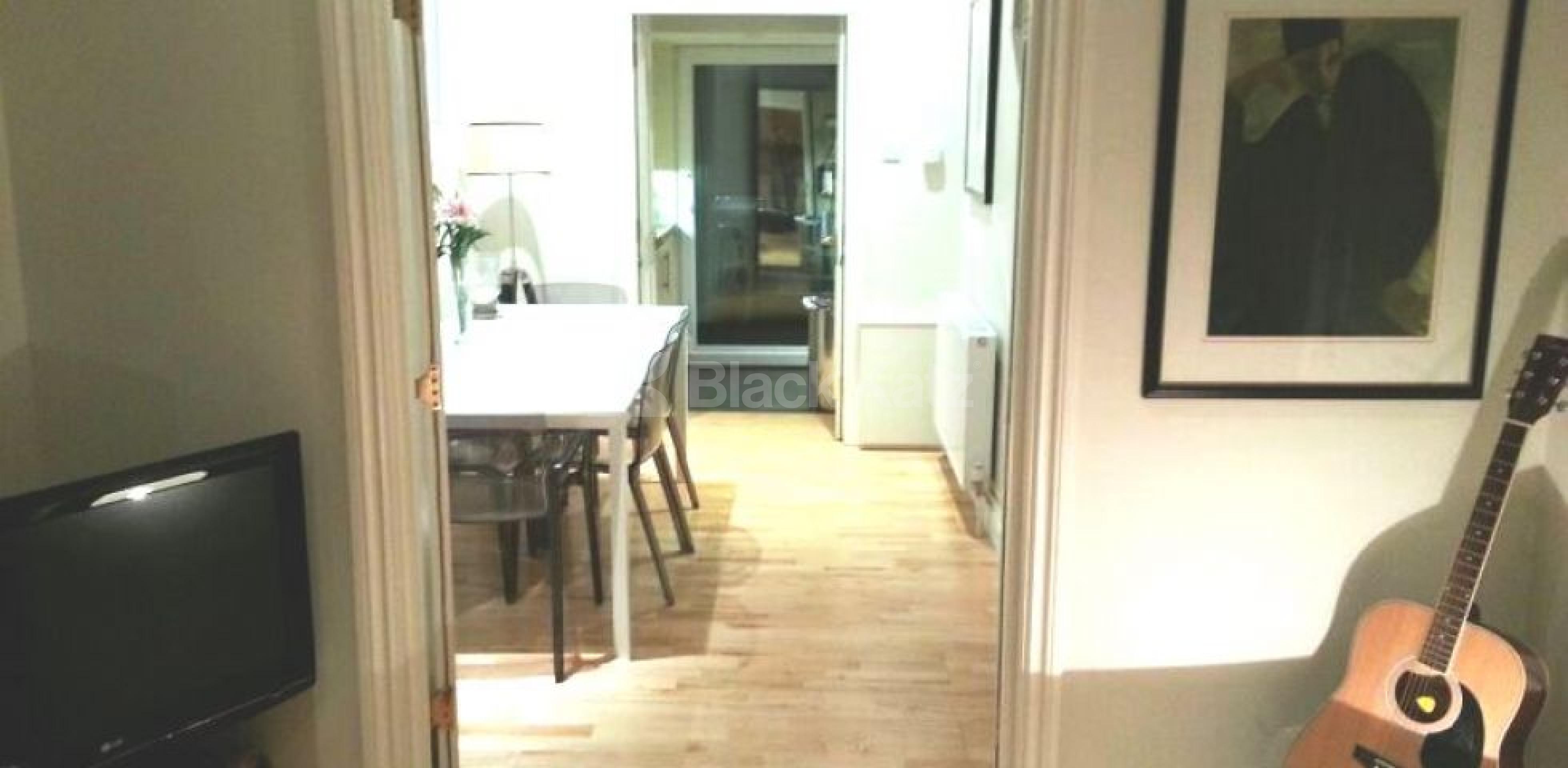 			NEW INSTRUCTION!, 4 Bedroom, 1 bath, 1 reception House			 New End Square, HAMPSTEAD NW3