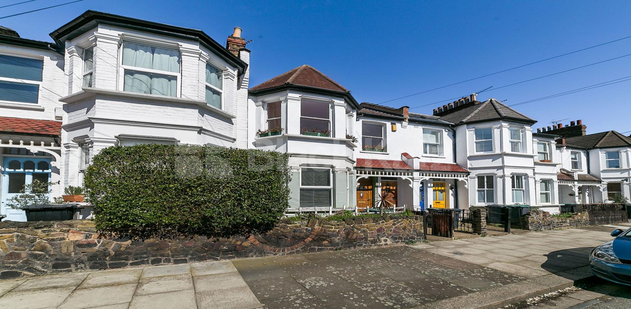 			Beautiful Garden Property !, 2 Bedroom, 1 bath, 1 reception Ground Floor Flat			 Hawthorn Road, CROUCH END