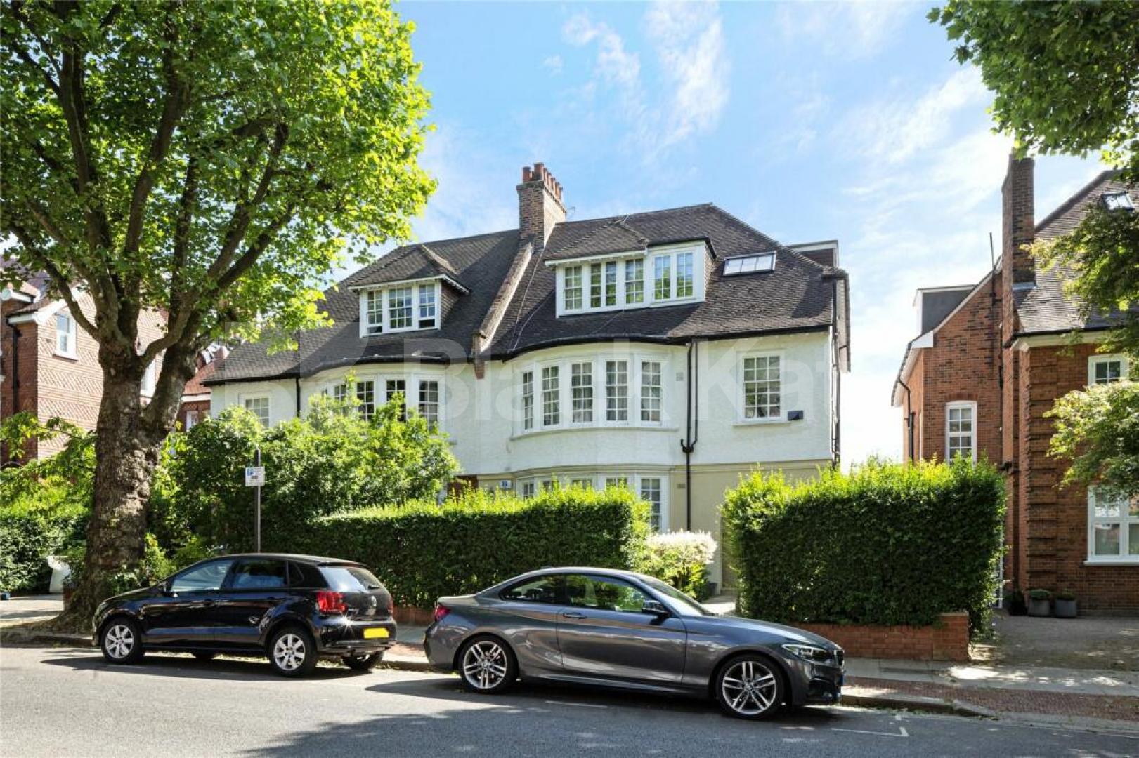 Beautiful two bed two bath in stunning location Ferncroft Avenue, Hampstead