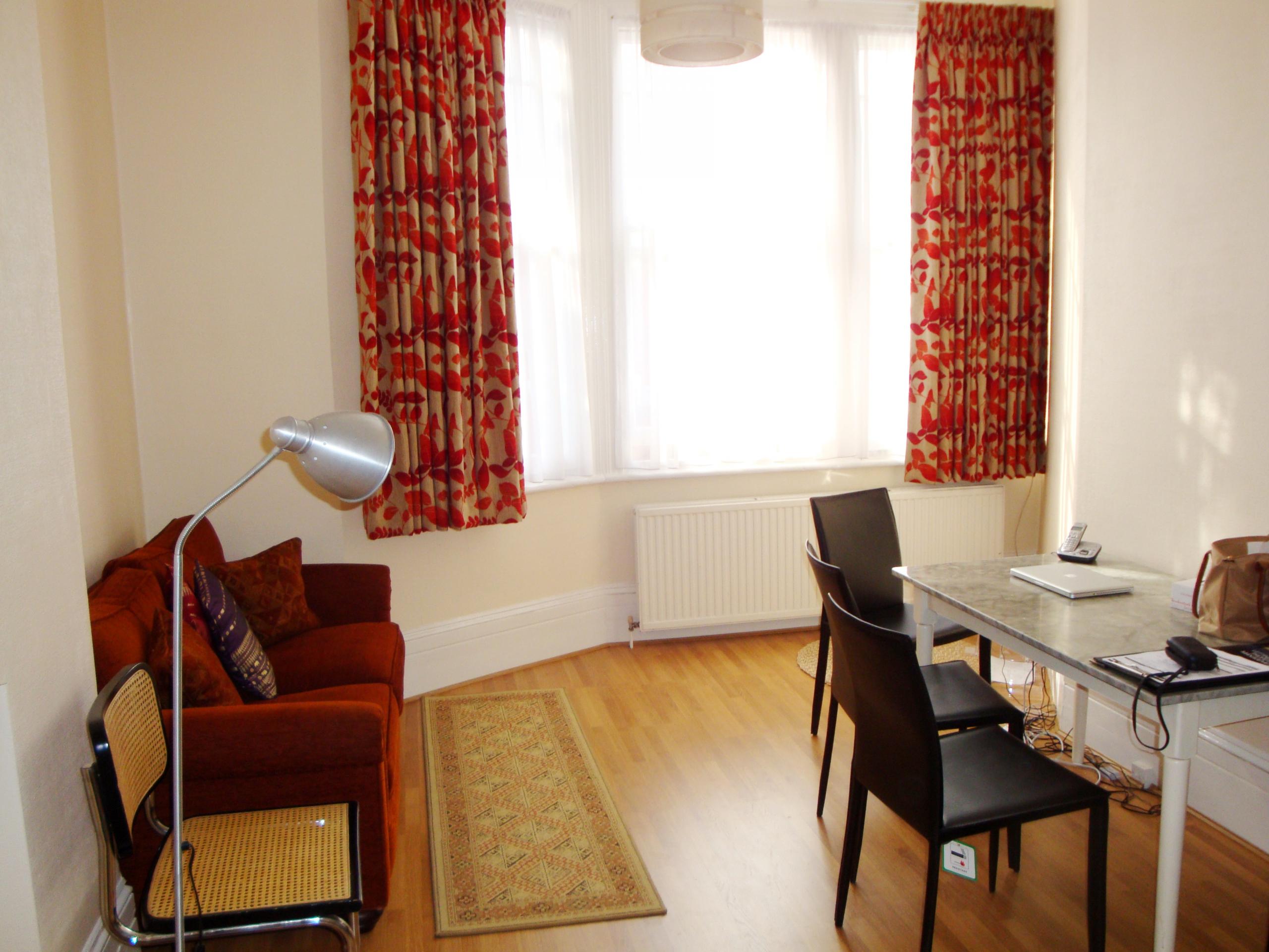 			2 Bedroom, 1 bath, 1 reception Flat			 Mill Lane, WEST HAMPSTEAD NW6