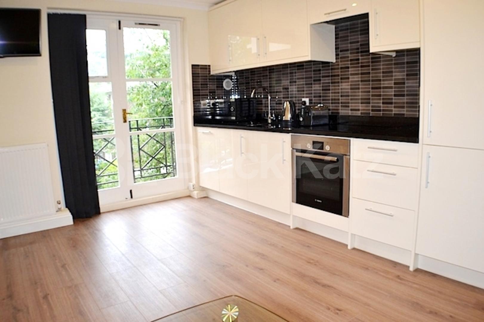 			LET , 2 Bedroom, 1 bath, 1 reception Apartment			 Brompton Park Crescent, Fulham Broadway