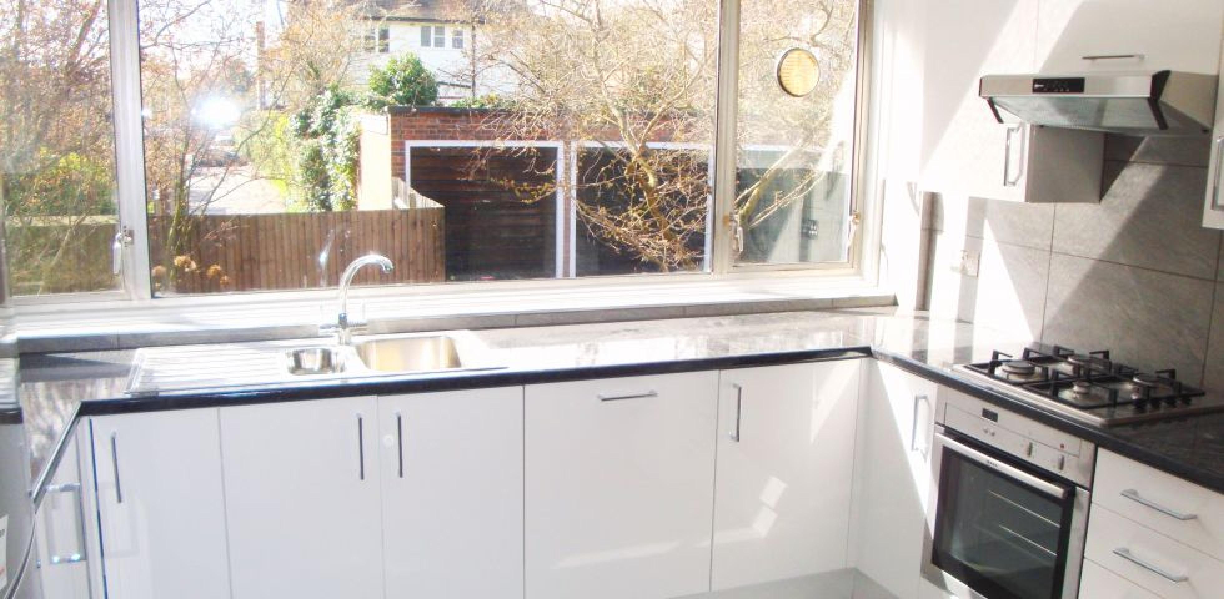 			NEW INSTRUCTION, 3 Bedroom, 1 bath, 1 reception Flat			 Greenhalgh Walk, EAST FINCHLEY / HAMPSTEAD GARDEN SUBURB  N2