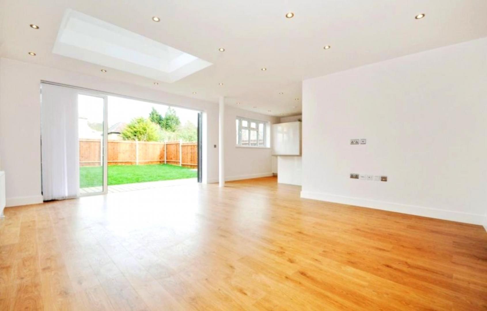 			NEW INSTRUCTION (Private Garden), 3 Bedroom, 1 bath, 1 reception Apartment			 Hendon Way, GOLDERS GREEN 