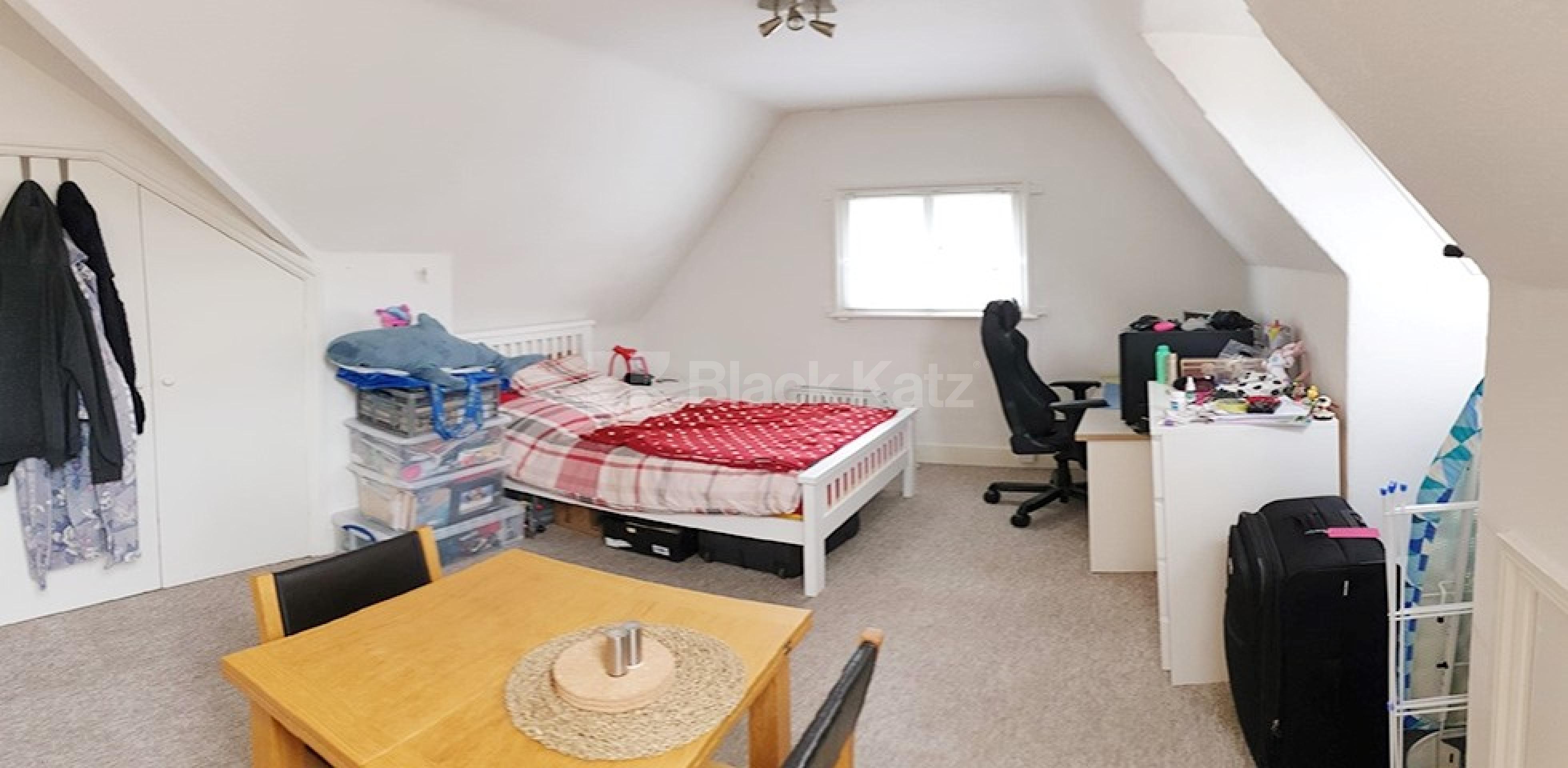 			Beautiful Period Conversion !, Studio Apartment, 1 bath, 1 reception Flat			 Avenue Road, Highgate N6