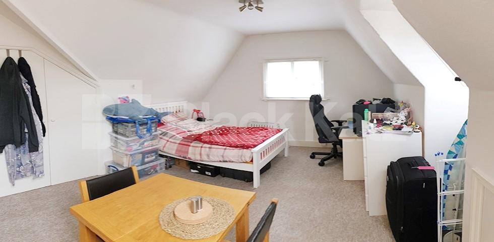 			Beautiful Period Conversion !, Studio Apartment, 1 bath, 1 reception Flat			 Avenue Road, Highgate