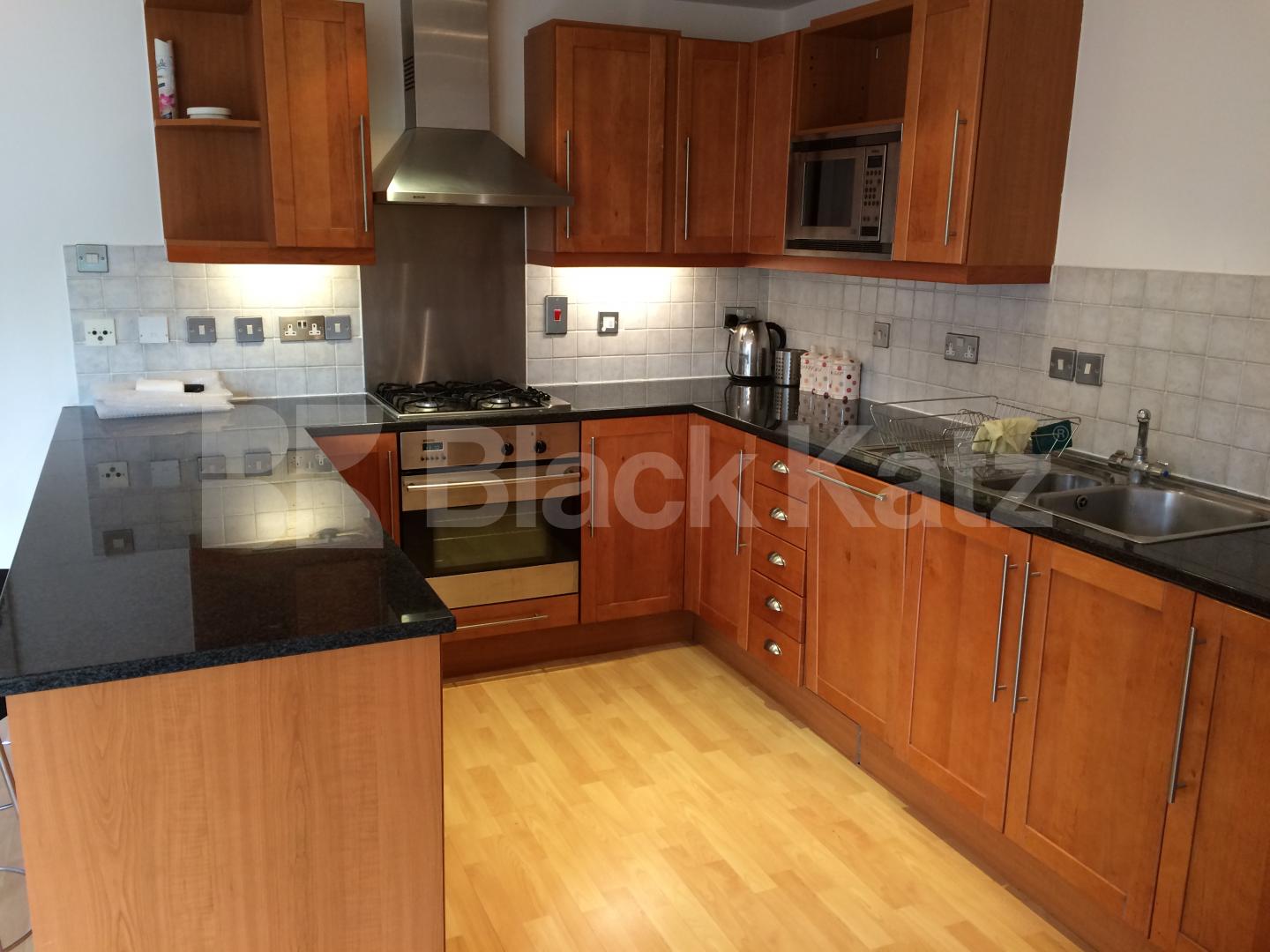 			NEW INSTRUCTION (Includes Parking), 2 Bedroom, 1 bath, 1 reception Apartment			 Tanner Street, Tower Bridge