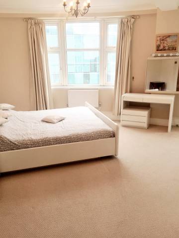 			2 Bedroom, 1 bath, 1 reception Flat			 College Crescent, SWISS COTTAGE