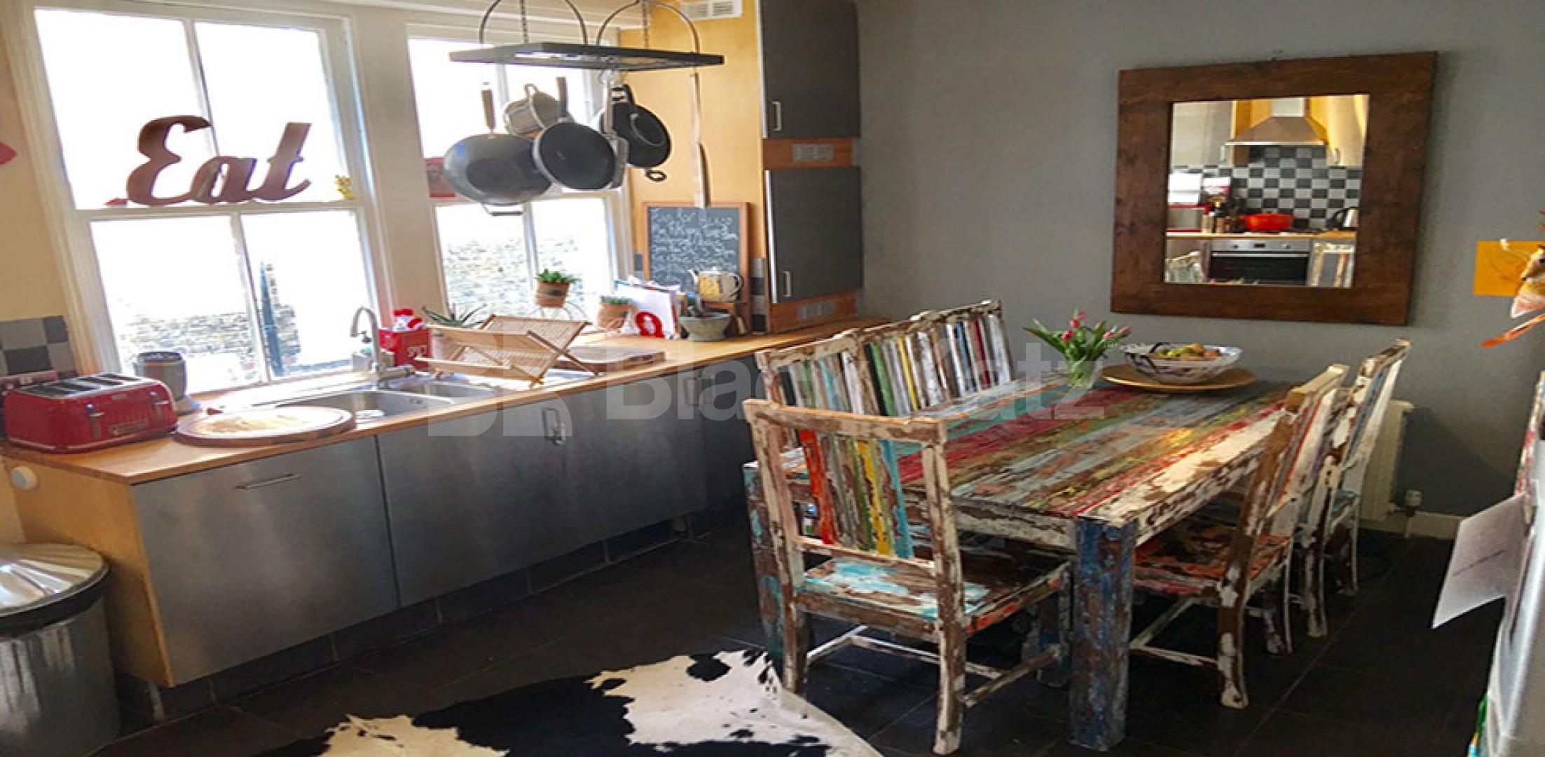 			LET , 3 Bedroom, 1 bath, 1 reception Apartment			 Latchmere Road, Clapham Junction