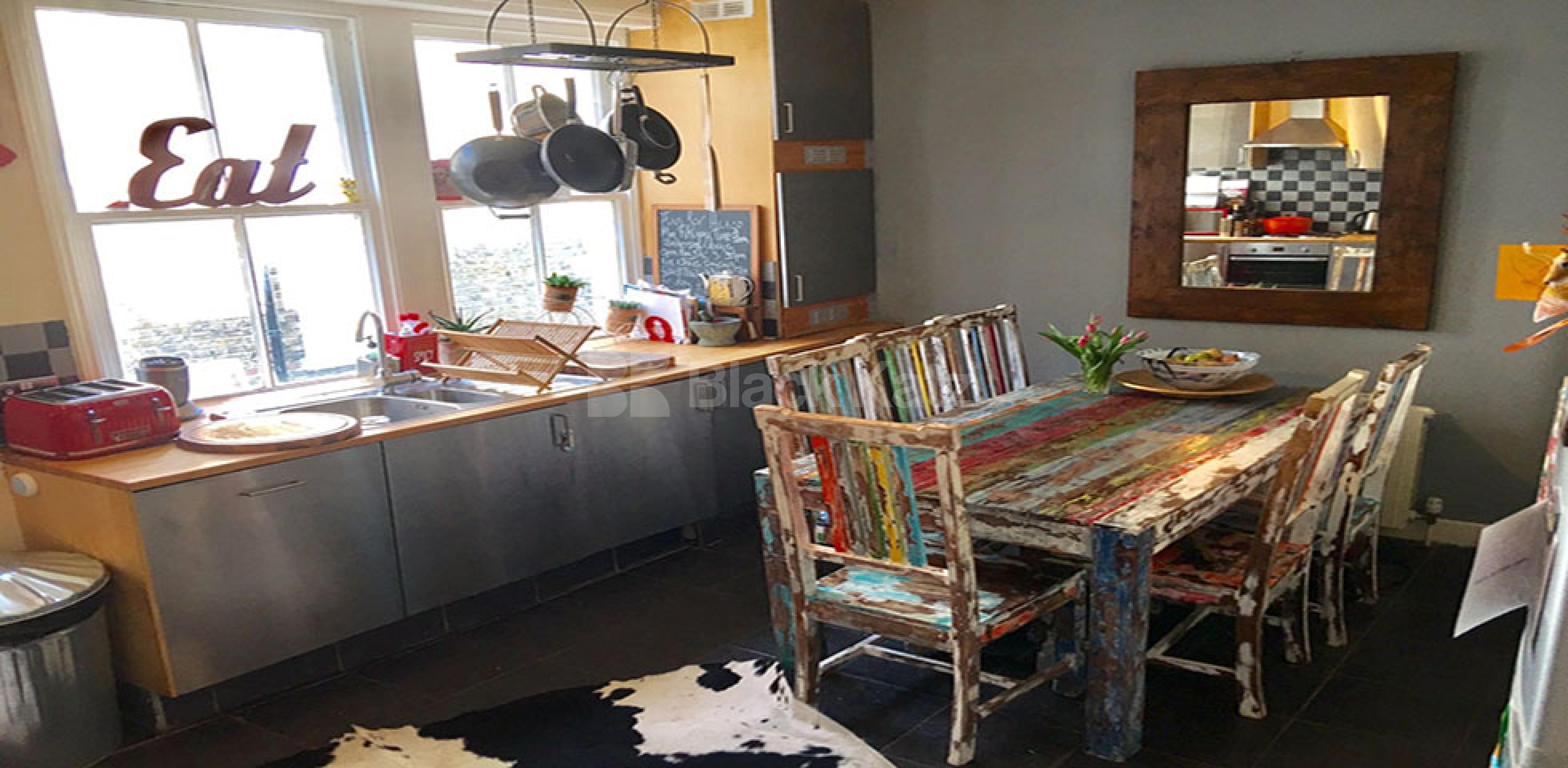 			LET , 3 Bedroom, 1 bath, 1 reception Apartment			 Latchmere Road, Clapham Junction SW11