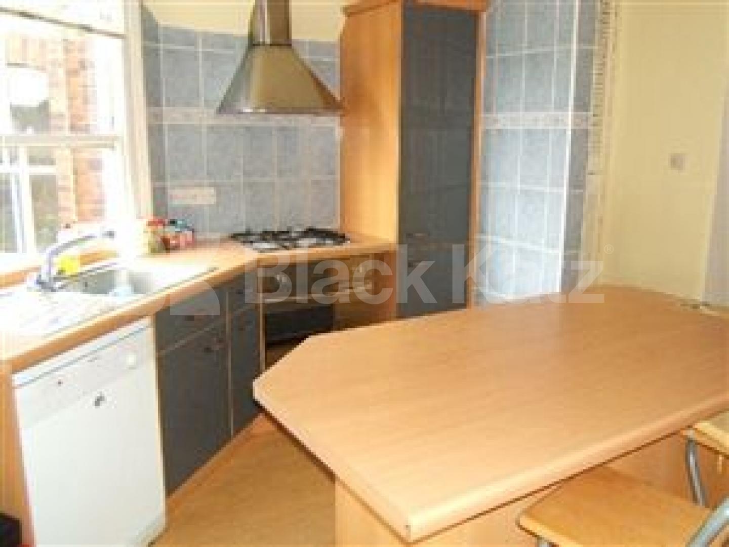 			2 Bedroom, 1 bath, 1 reception Flat			 Kings Avenue, MUSWELL HILL