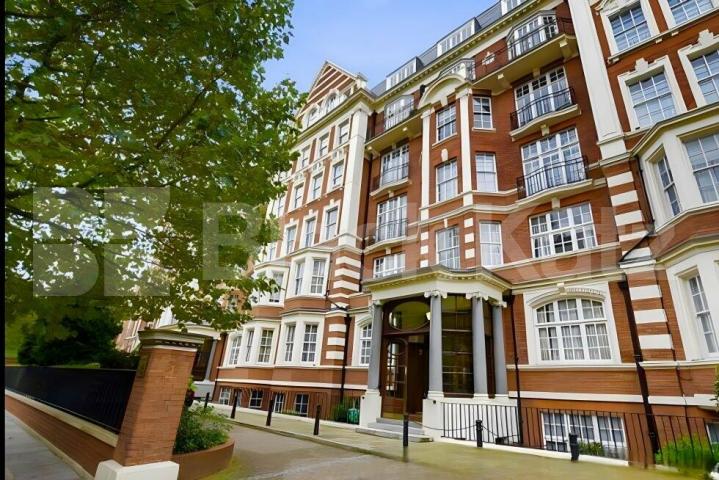 Spacious three double bedroom property with two bathrooms Sandringham Court, Maida Vale
