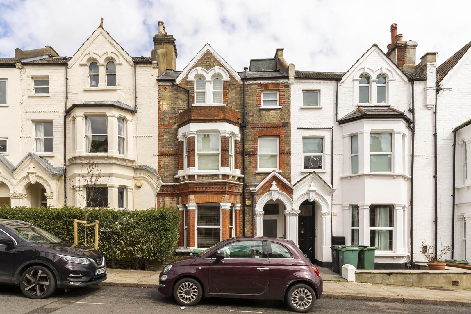 Modern Split Level Apartment Agamemnon Road, West Hampstead