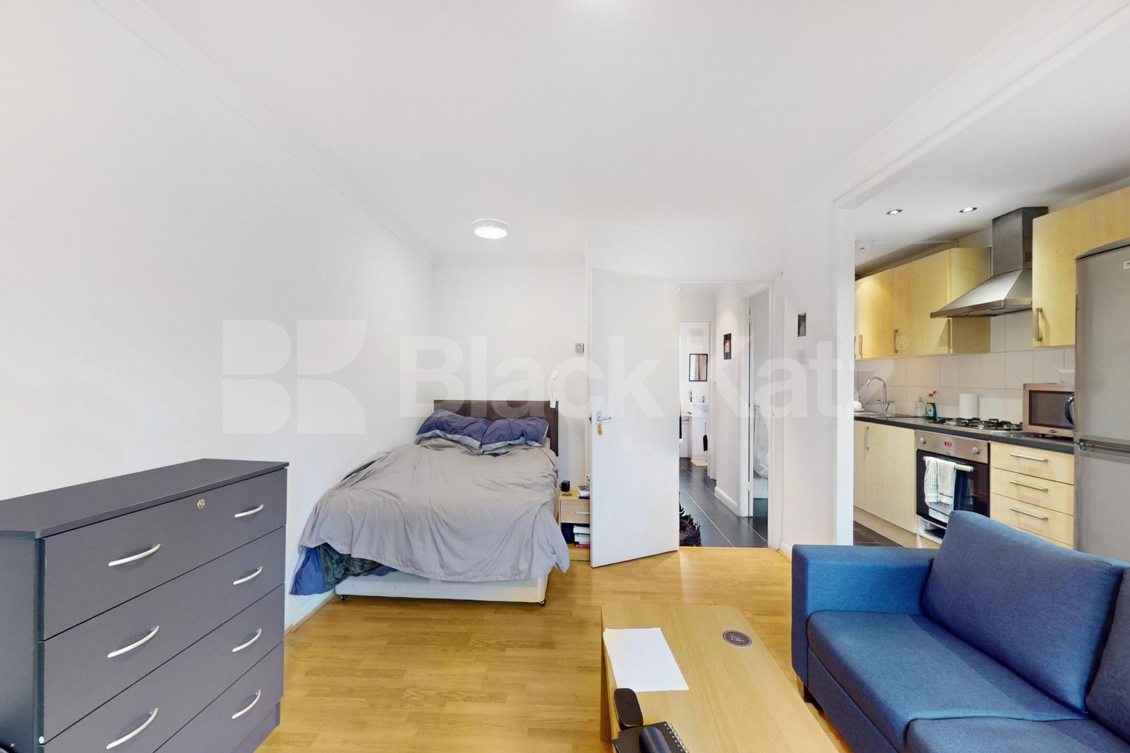 Double studio with balcony & includes heating & hot water  Barlow Street , Elephant And Castle