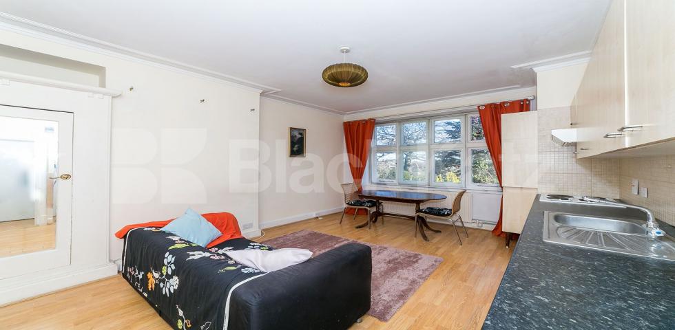 			New Instruction!, 2 Bedroom, 1 bath, 1 reception Flat			 Great North Road, HIGHGATE