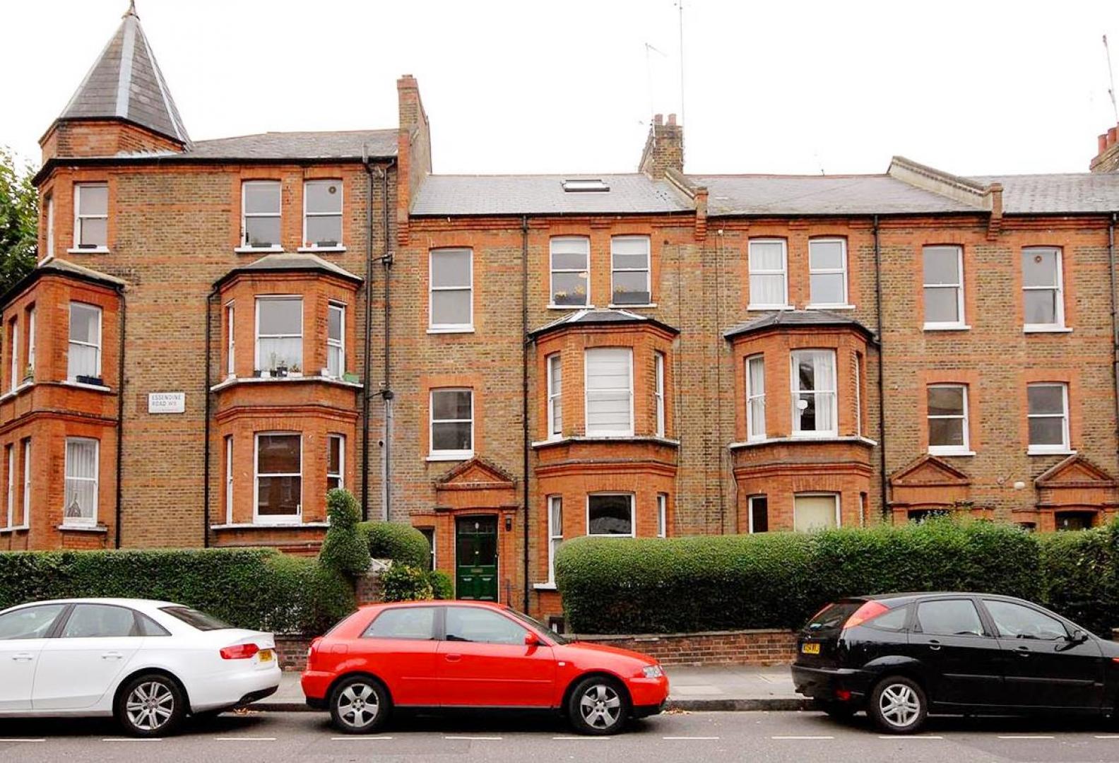 			NEW INSTRUCTION, 3 Bedroom, 1 bath, 1 reception Flat			 Essendine Road, MAIDA VALE