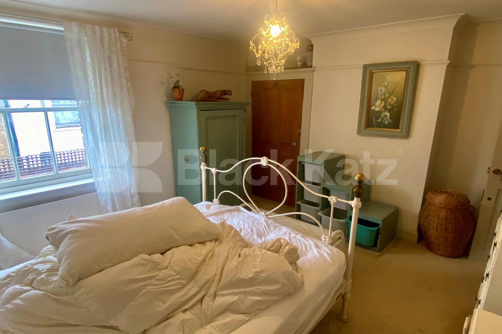 Gorgeous period house with all bills included Archbishops Place , Brixton