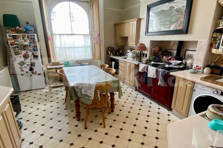 Spacious spilt level two bedroom flat beaming with character Alderney Street, Pimlico / Victoria