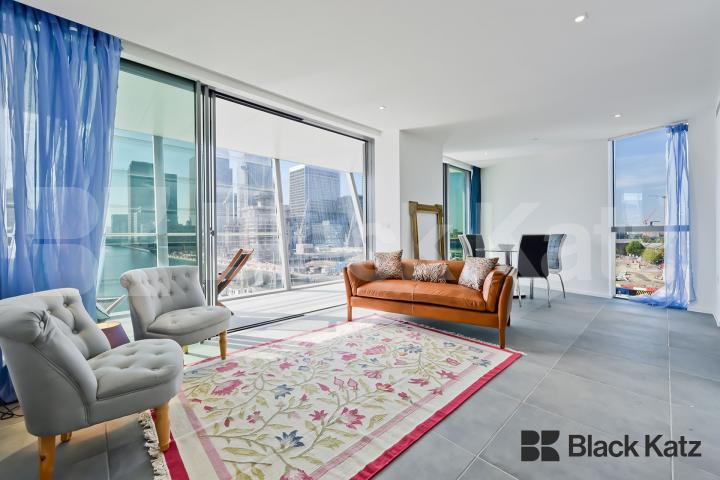  Highly desirable development with stunning unhindered views Dollar Bay Place, Canary Wharf