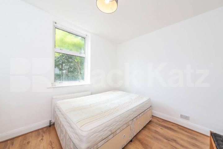 			NEW INSTRUCTION!, 4 Bedroom, 1 bath, 1 reception Flat			 Rochester Road, CAMDEN