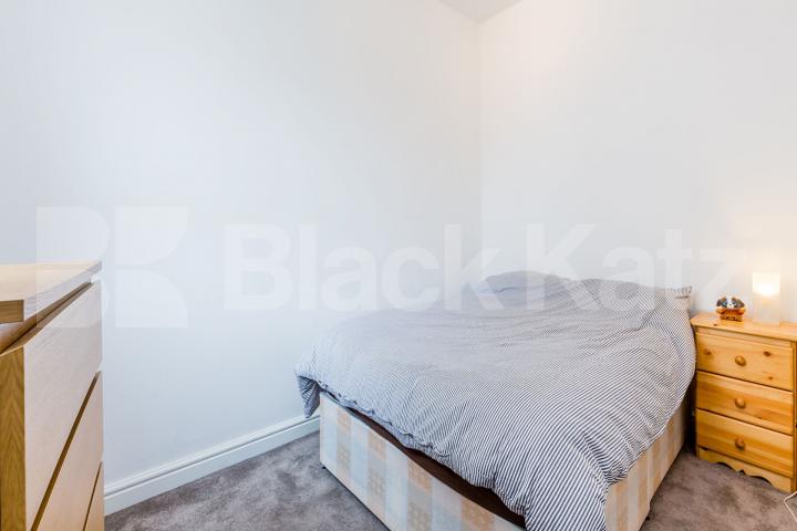 1 bedroom Maisonette on a quiet residential street near Stoke Newington station  Springdale Road, Newington Green