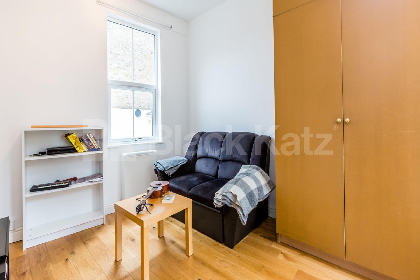1 bedroom Maisonette on a quiet residential street near Stoke Newington station  Springdale Road, Newington Green