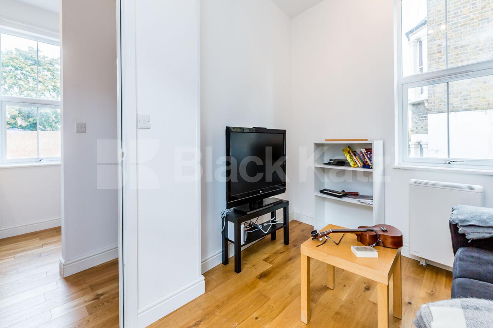 1 bedroom Maisonette on a quiet residential street near Stoke Newington station  Springdale Road, Newington Green