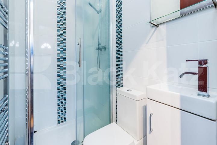 1 bedroom Maisonette on a quiet residential street near Stoke Newington station  Springdale Road, Newington Green