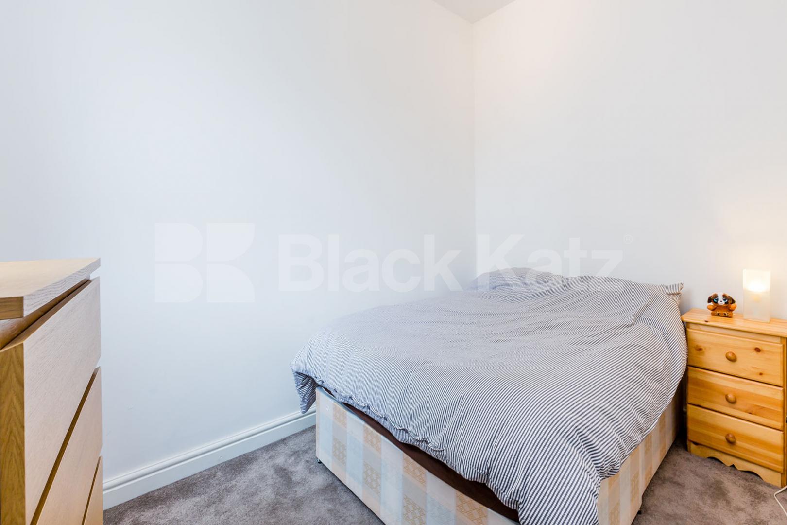 A 1 / 2 bedroom property perfect for 2 sharers close to stoke Newington  Springdale Road, Newington Green