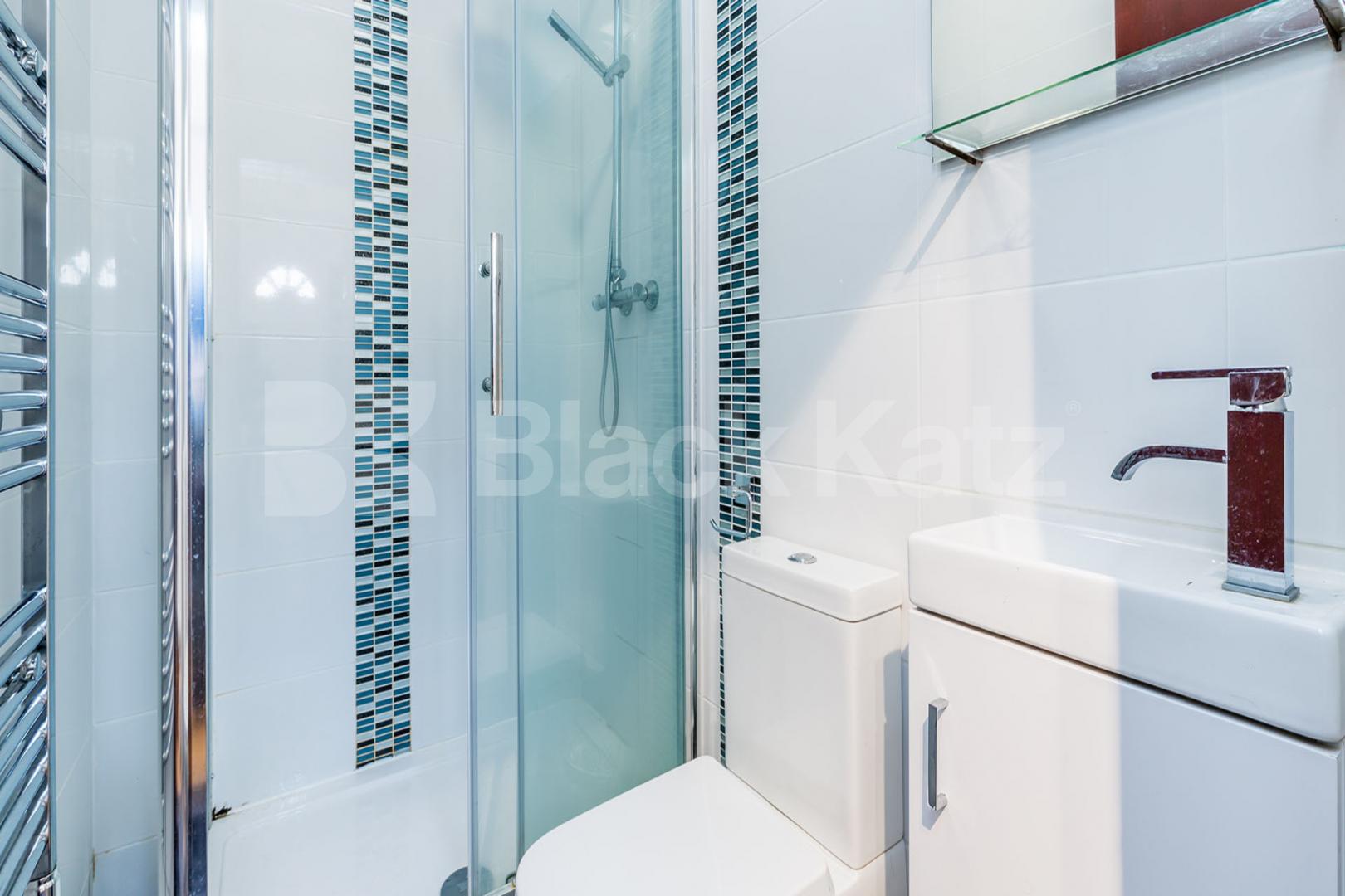 A 1 / 2 bedroom property perfect for 2 sharers close to stoke Newington  Springdale Road, Newington Green