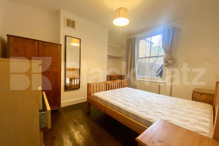 Larger than average ground floor Georgian Conversion Darwin Street, London Bridge