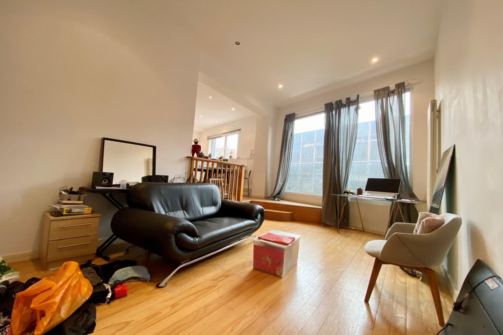 Superbly located & offering 528 Sq. Ft. of living & entertaining space  Newington Causeway, Borough