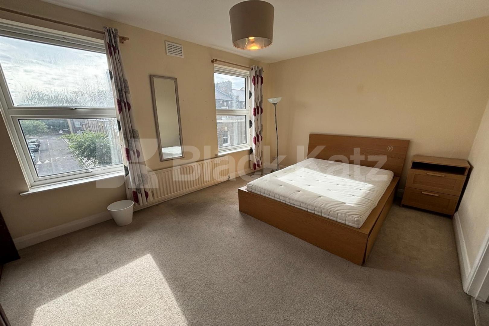 Offering 1235 Sq.Ft.of living space with charming garden & extra study room Charleston street , Elephant and Castle