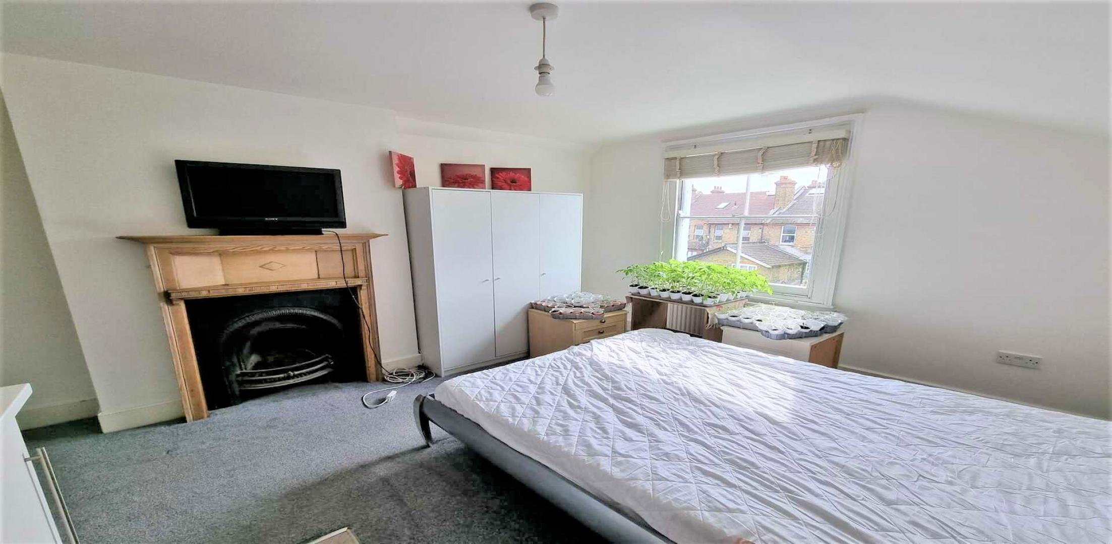 			Studio Apartment, 1 bath, 1 reception Flat			 Sellons Avenue, HARLESDEN NW10
