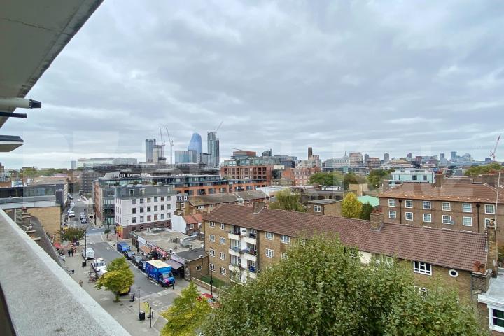Superbly located with stunning views of the cityscape  Great Suffolk Street , Borough