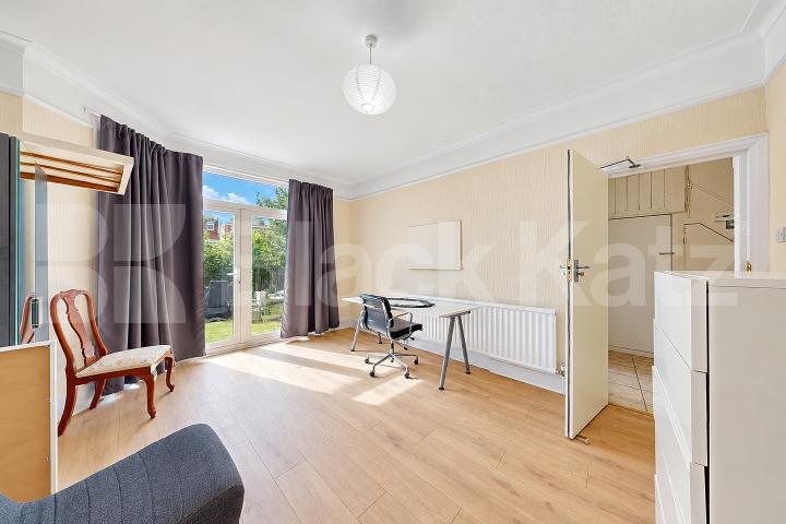Newly Refurbished Five Bedroom House with Large Garden & Off-Street Berkshire Gardens, Bounds Green