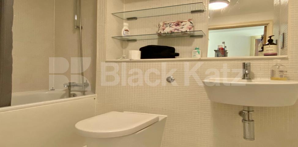 			LET  , 1 Bedroom, 1 bath, 1 reception Apartment			 Long Lane, London Bridge