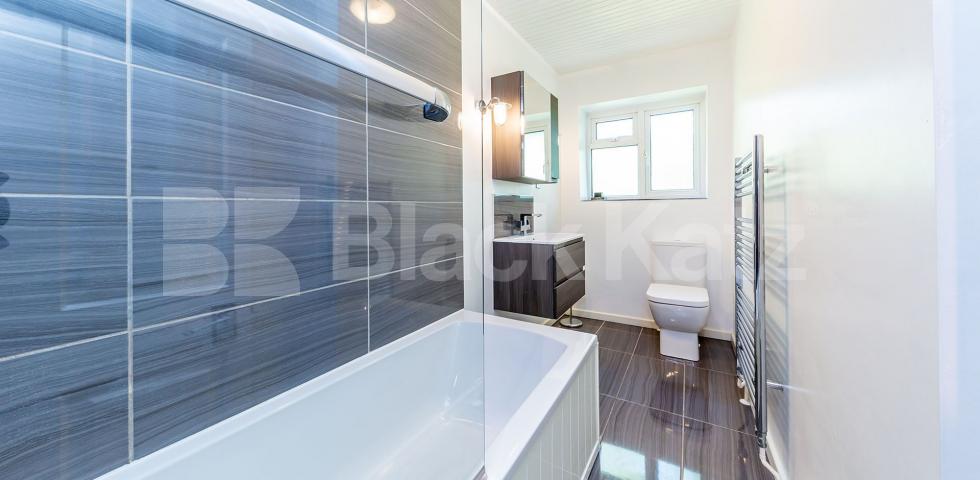 			Amazing Garden Property !, 1 Bedroom, 1 bath, 1 reception Apartment			 Hill Court, Stanhope Road , Highgate, N6