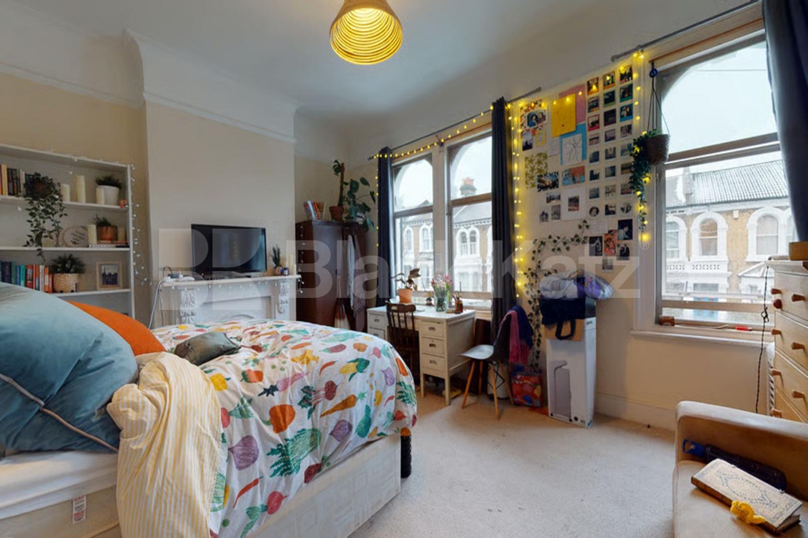 Flooded with natural light with over 1440 Sq Ft. of living & entertaining space Crofton Road, Camberwell/Peckham 