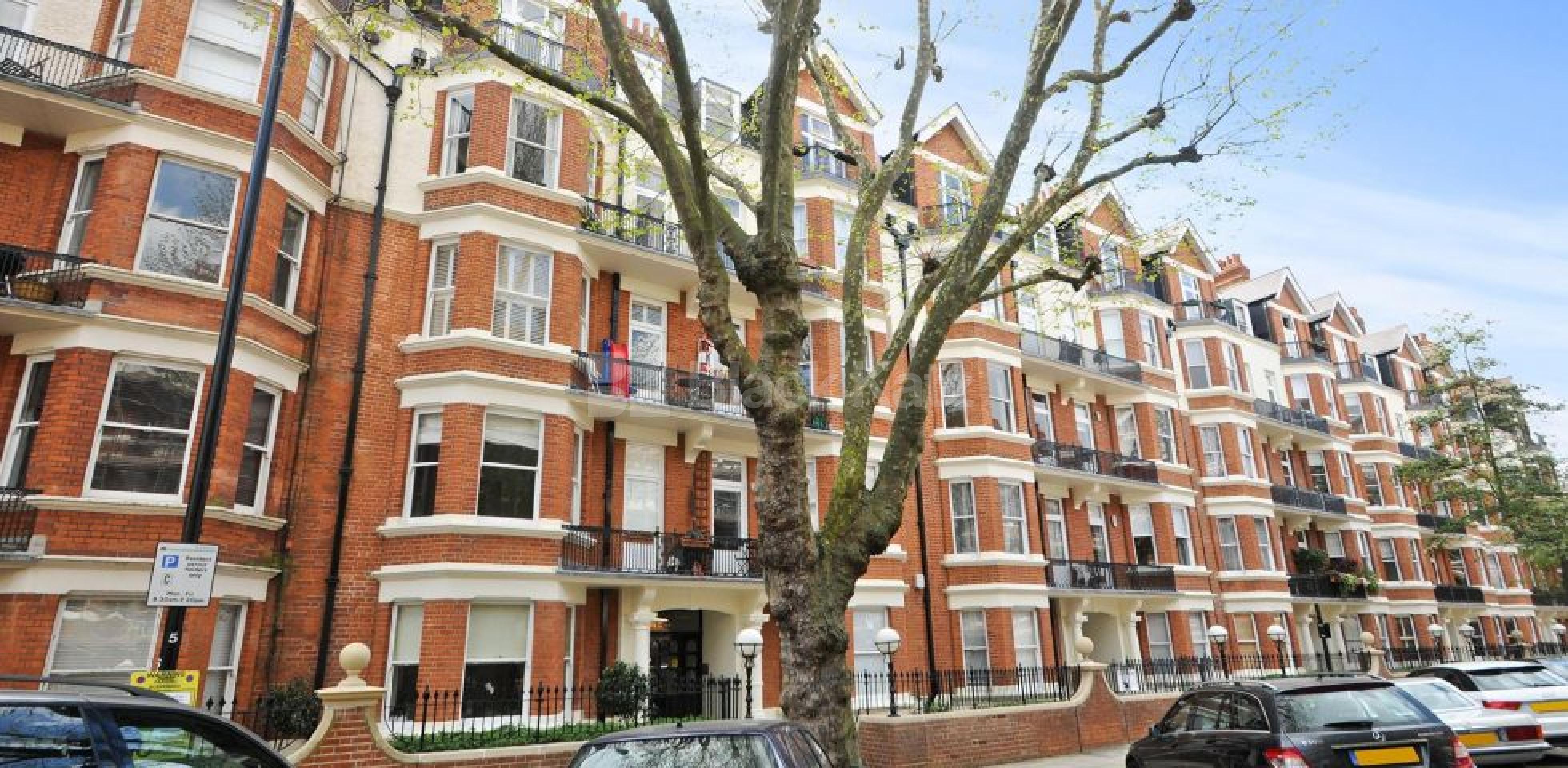 			3 Bedroom, 1 bath, 1 reception Flat			 Wymering Road, Maida Vale W9
