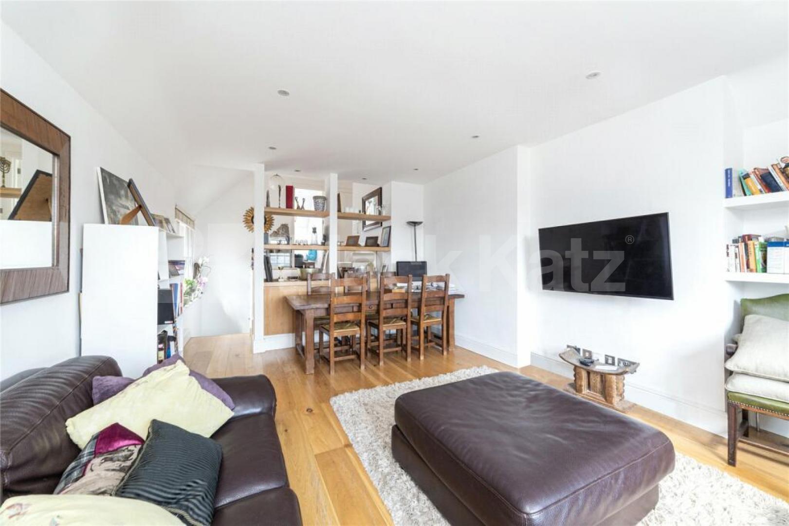 Beautiful two bed two bath in stunning location Ferncroft Avenue, Hampstead